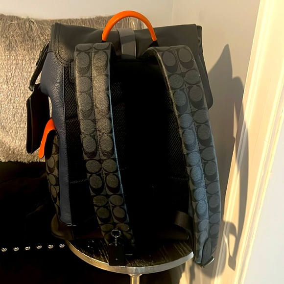 AUTHENTIC COACH HUDSON BACKPACK IN COLOR BLOCK - Picture 12 of 16